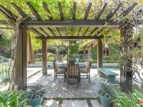 111 S Van Ness Avenue, Los Angeles CA 90004