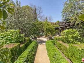 111 S Van Ness Avenue, Los Angeles CA 90004