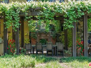 111 S Van Ness Avenue, Los Angeles CA 90004