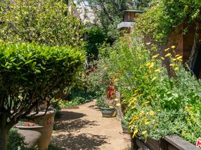 111 S Van Ness Avenue, Los Angeles CA 90004