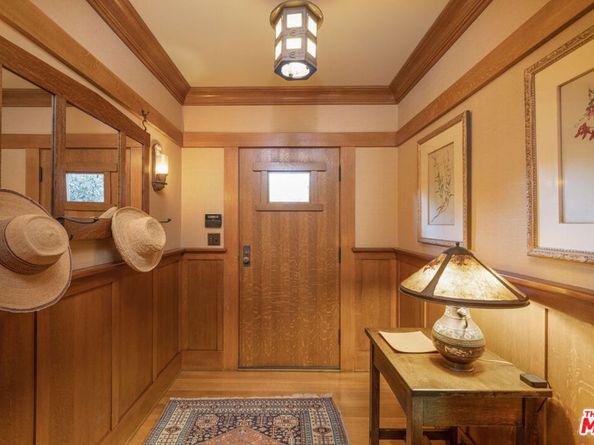 111 S Van Ness Avenue, Los Angeles CA 90004