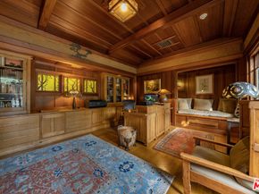 111 S Van Ness Avenue, Los Angeles CA 90004