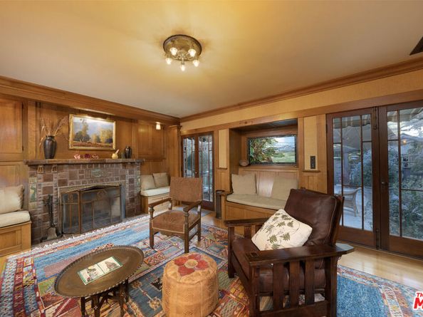 111 S Van Ness Avenue, Los Angeles CA 90004