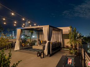 6687 W Daychar Drive, Los Angeles CA 90028