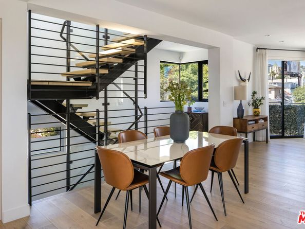 6687 W Daychar Drive, Los Angeles CA 90028