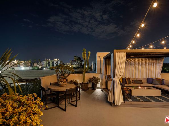 6687 W Daychar Drive, Los Angeles CA 90028