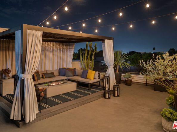 6687 W Daychar Drive, Los Angeles CA 90028