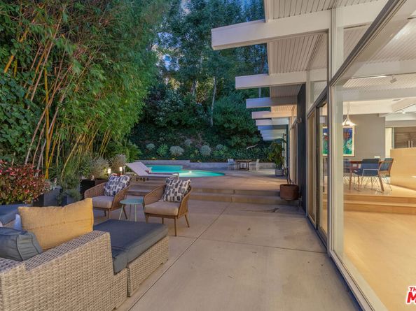 7530 Sunnywood Lane, Los Angeles CA 90046