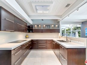 7530 Sunnywood Lane, Los Angeles CA 90046