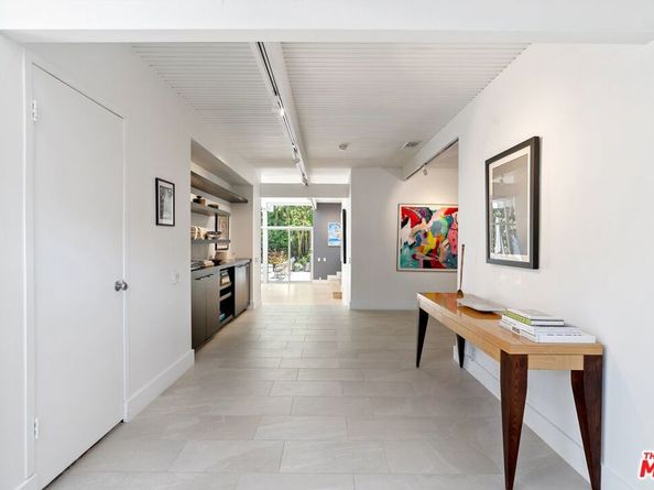 7530 Sunnywood Lane, Los Angeles CA 90046
