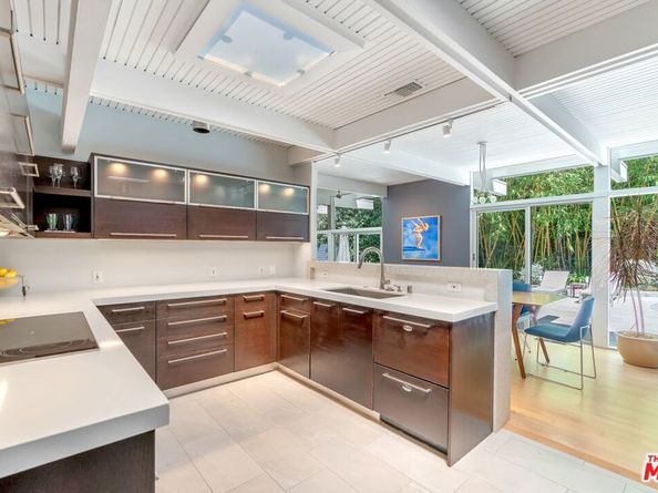 7530 Sunnywood Lane, Los Angeles CA 90046