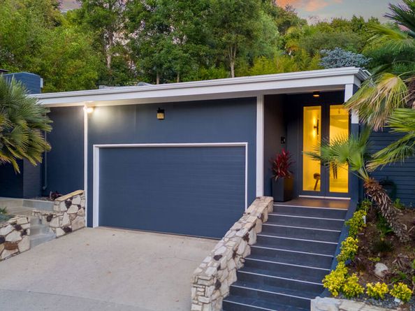 7530 Sunnywood Lane, Los Angeles CA 90046