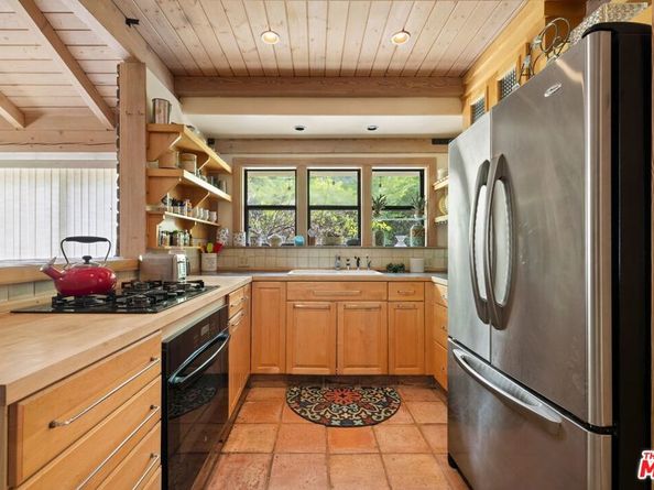 9145 La Tuna Canyon Road, Sun Valley CA 91352