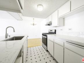 421 S La Fayette Park Place 711, Los Angeles CA 90057