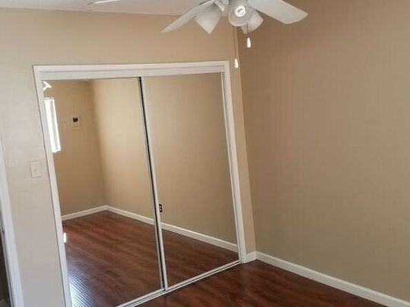 2216 W Wardlow Road, Long Beach CA 90810