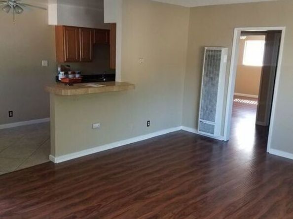 2216 W Wardlow Road, Long Beach CA 90810