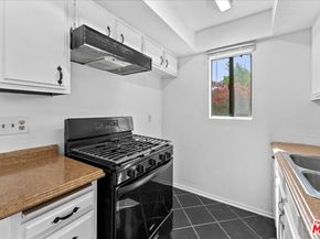 558 Evergreen Street 18, Inglewood CA 90302