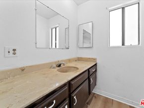 558 Evergreen Street 18, Inglewood CA 90302