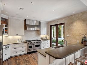 6882 Arizona Avenue, Los Angeles CA 90045