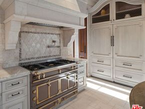 6882 Arizona Avenue, Los Angeles CA 90045