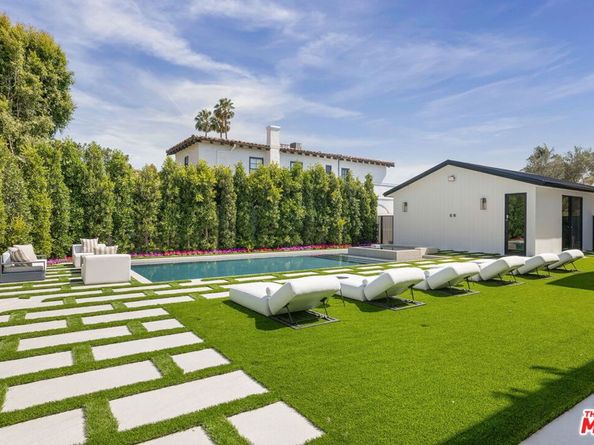 10386 Strathmore Drive, Los Angeles CA 90024