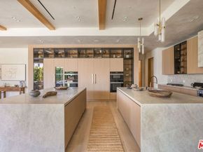 10386 Strathmore Drive, Los Angeles CA 90024