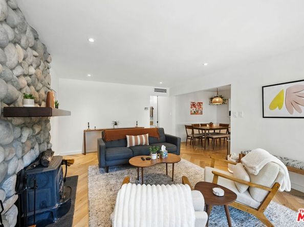 21881 Koontz Way, Topanga CA 90290