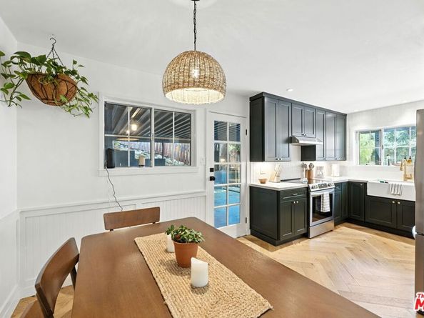 21881 Koontz Way, Topanga CA 90290