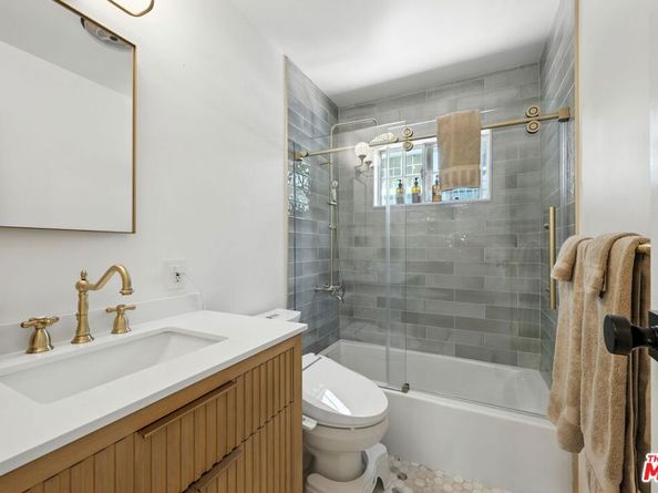 21881 Koontz Way, Topanga CA 90290