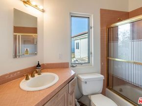 21965 Saddle Peak Road, Topanga CA 90290