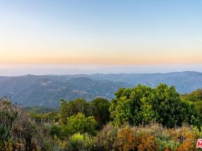 21965 Saddle Peak Road, Topanga CA 90290