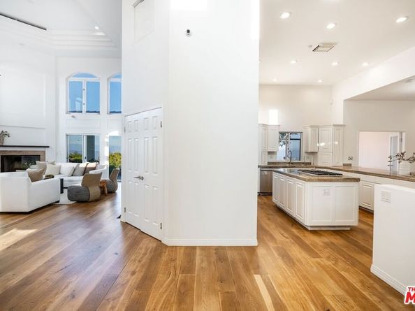21965 Saddle Peak Road, Topanga CA 90290