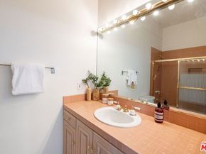 21965 Saddle Peak Road, Topanga CA 90290