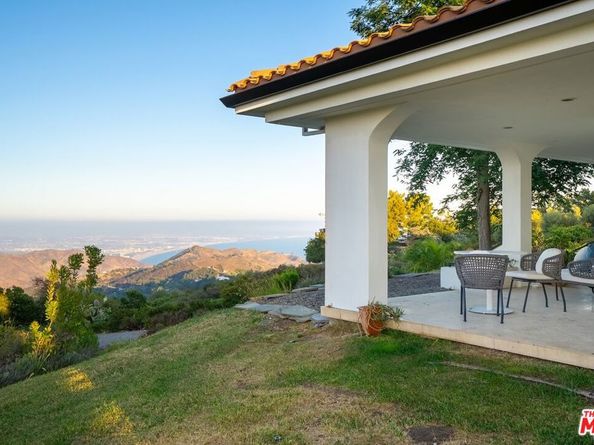 21965 Saddle Peak Road, Topanga CA 90290