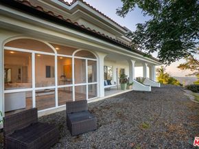 21965 Saddle Peak Road, Topanga CA 90290