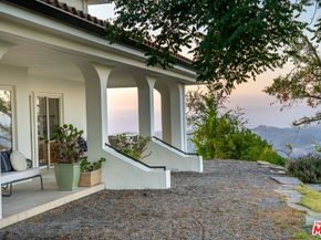 21965 Saddle Peak Road, Topanga CA 90290