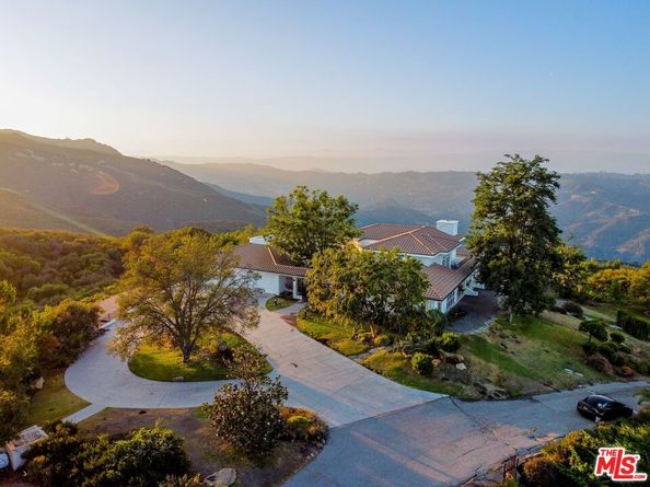 21965 Saddle Peak Road, Topanga CA 90290
