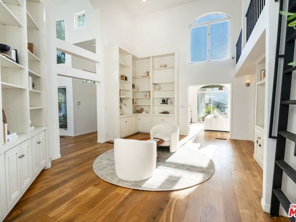21965 Saddle Peak Road, Topanga CA 90290