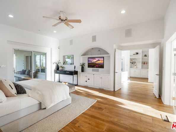 21965 Saddle Peak Road, Topanga CA 90290