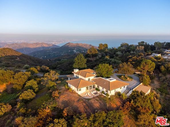 21965 Saddle Peak Road, Topanga CA 90290