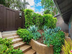 1922 N Sycamore Avenue, Los Angeles CA 90068