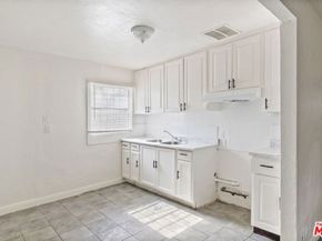 9234 Graham Avenue, Los Angeles CA 90002