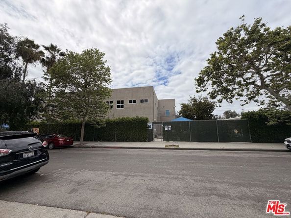1032 N Ridgewood Place, Los Angeles CA 90038