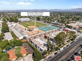 6323 Reseda Boulevard 6, Tarzana CA 91335
