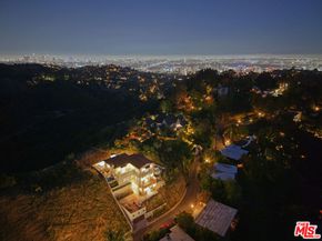 3072 Hollyridge Drive, Los Angeles CA 90068