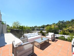 3072 Hollyridge Drive, Los Angeles CA 90068