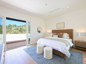 3072 Hollyridge Drive, Los Angeles CA 90068