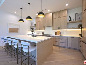 3072 Hollyridge Drive, Los Angeles CA 90068