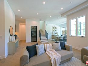 3072 Hollyridge Drive, Los Angeles CA 90068