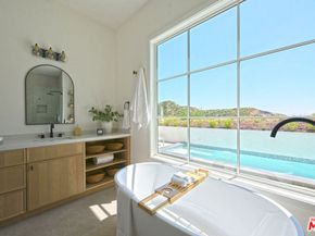 3072 Hollyridge Drive, Los Angeles CA 90068